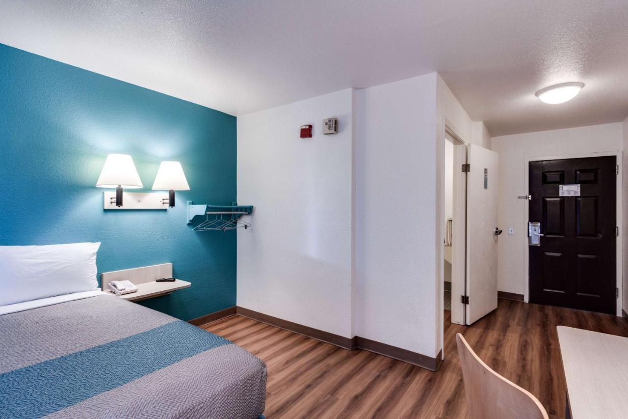 Motel 6-Spokane, Wa - West Екстер'єр фото