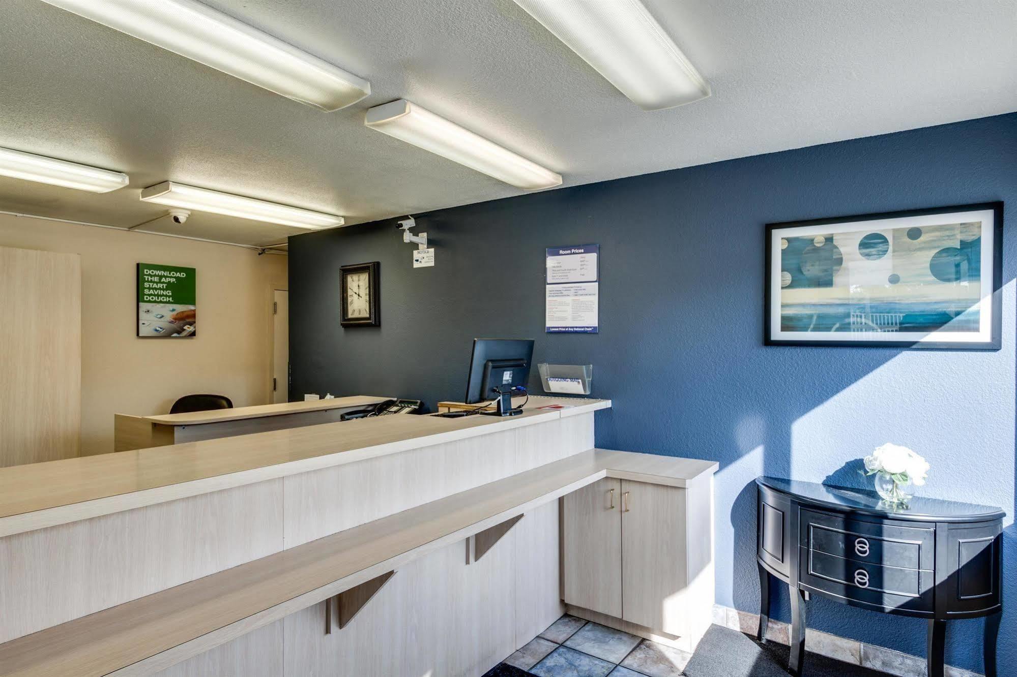 Motel 6-Spokane, Wa - West Екстер'єр фото